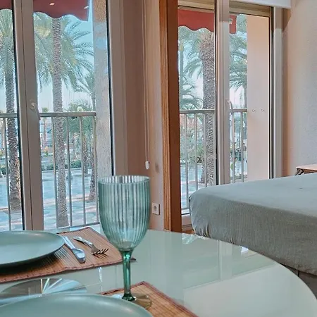 Alicantissima Marina & *