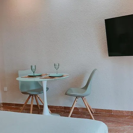 Alicantissima Marina & *